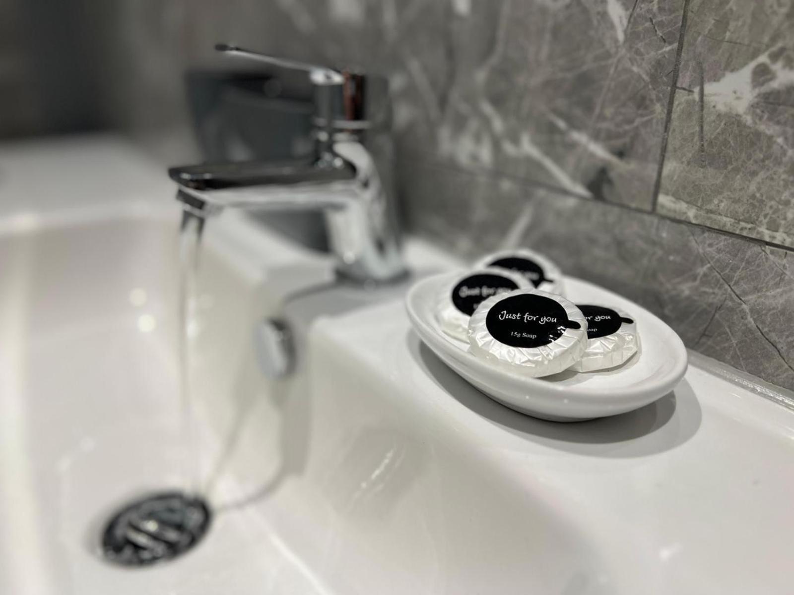 Whiskawaystays - Foregate Street - Apartment 3 Worcester Eksteriør bilde